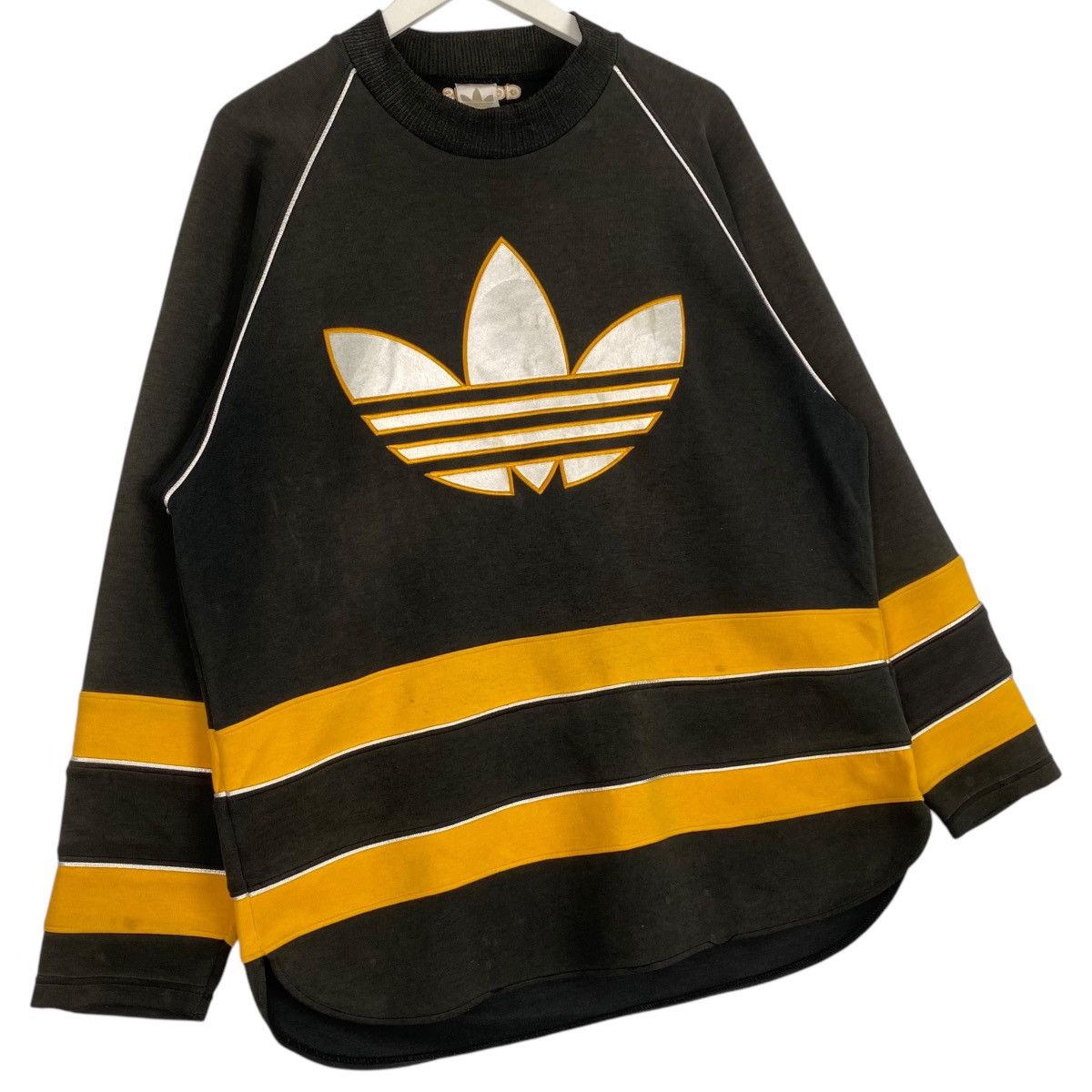 Adidas × Vintage Vintage Adidas Big Printed Crewneck Sweatshirt Black/Yellow Size US L / EU 52-54 / 3 - 3 Thumbnail