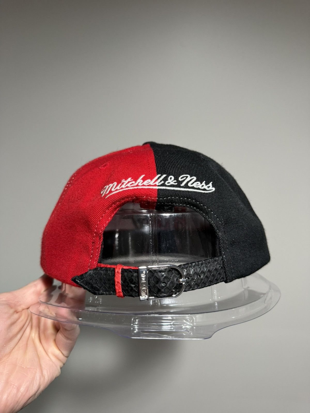 Just Don × Mitchell & Ness Just Don x Mitchell & Ness Chicago Bulls Split Red/Black Hat Size ONE SIZE - 13 Thumbnail