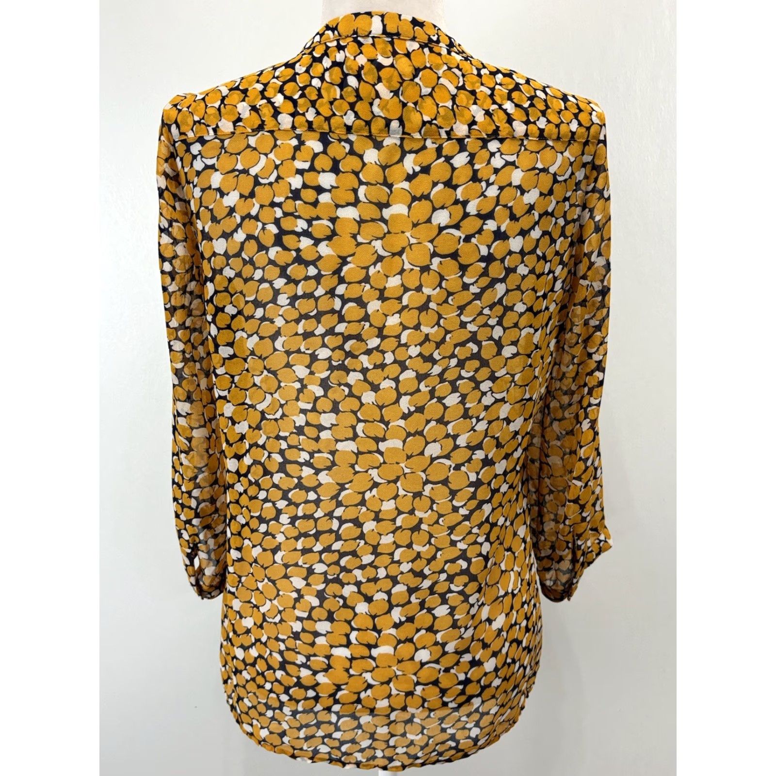 Banana Republic Banana Republic Semi Sheer Lemon blouse Shirt Sz Small Women’s Button Up Size S / US 4 / IT 40 - 3 Thumbnail