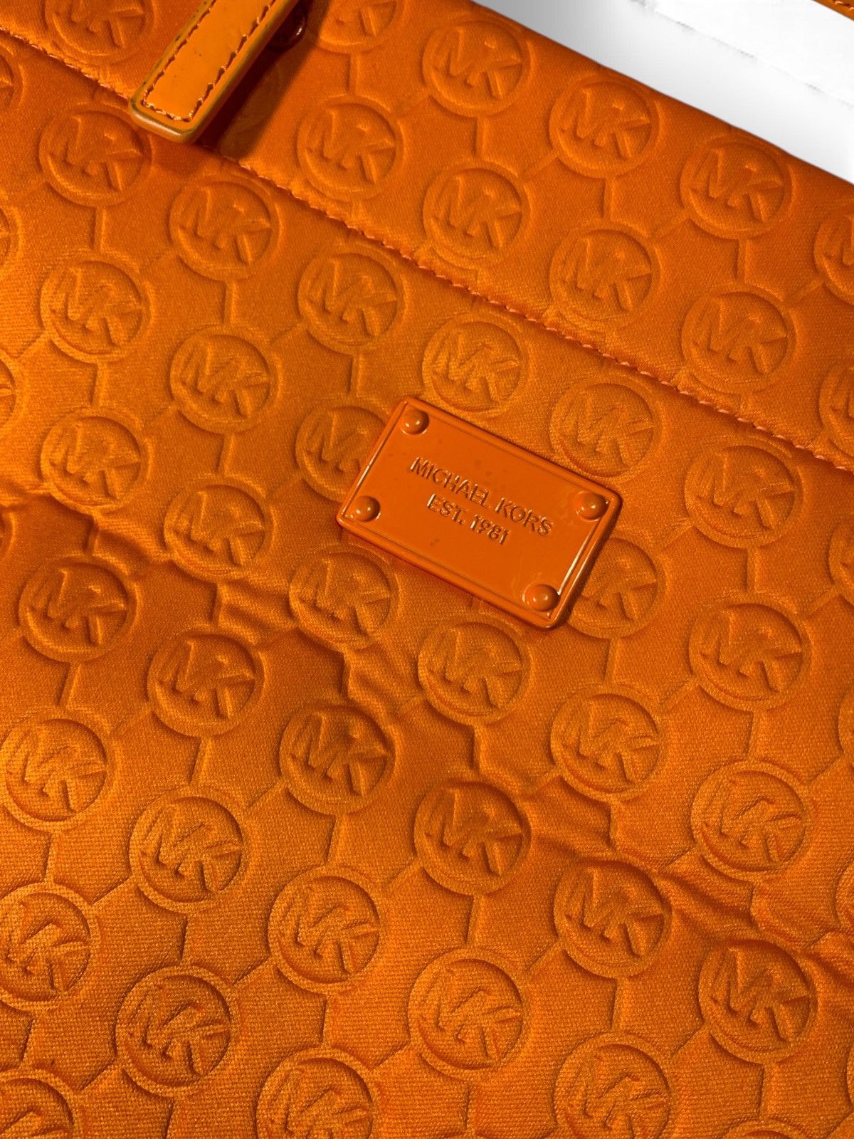 Michael Kors Tangerine Tote (item#20012) Size ONE SIZE - 7 Thumbnail