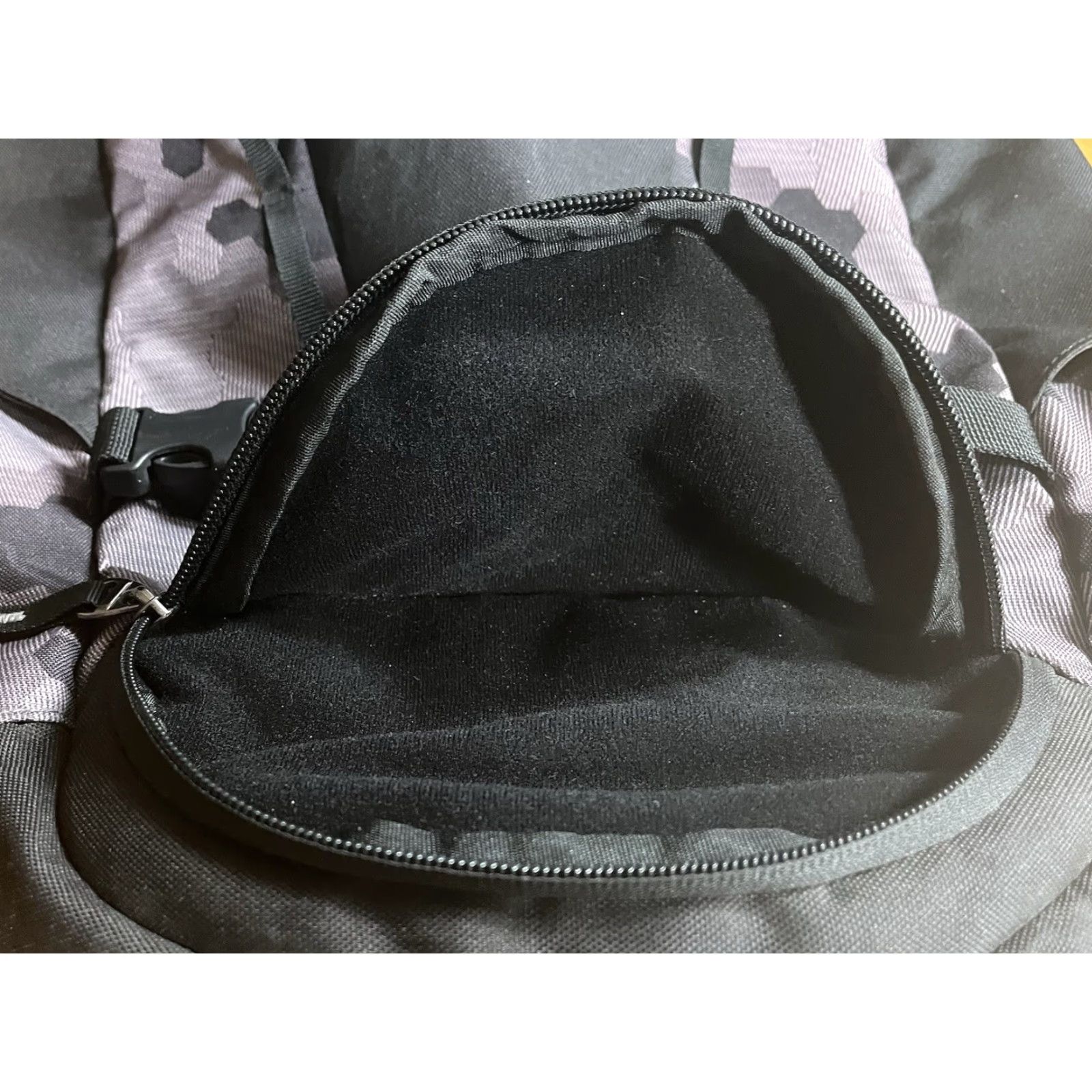Adidas Adidas Backpack Book Bag Camo Print Grey Black Multicolor Nylon 14x18x6 Unisex Adults Medium Camouflage Army School Sports Zipper Adjustable Size ONE SIZE - 7 Thumbnail