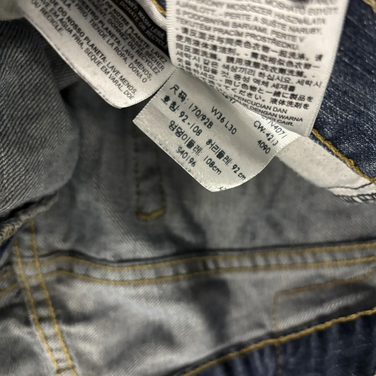 Levi's Crazy Vintage Y2K/2000s Grunge Levis Dark Wash Denim Jeans! 36x30 Size US 36 / EU 52 - 8 Thumbnail