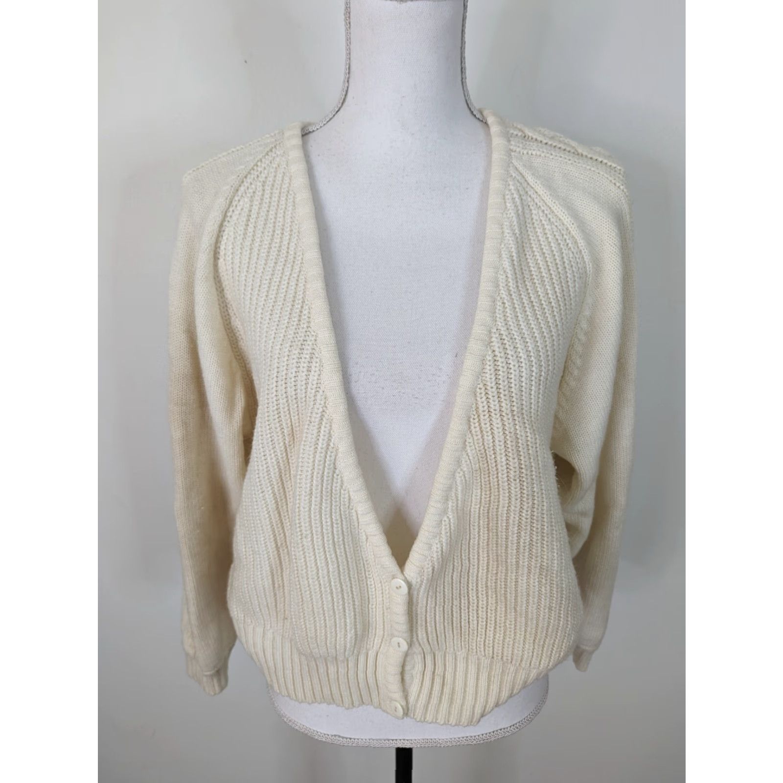 Vintage VINTAGE Cream Cable Knit Button Cardigan Sweater Women's Small S6W Size S / US 4 / IT 40 - 2 Thumbnail