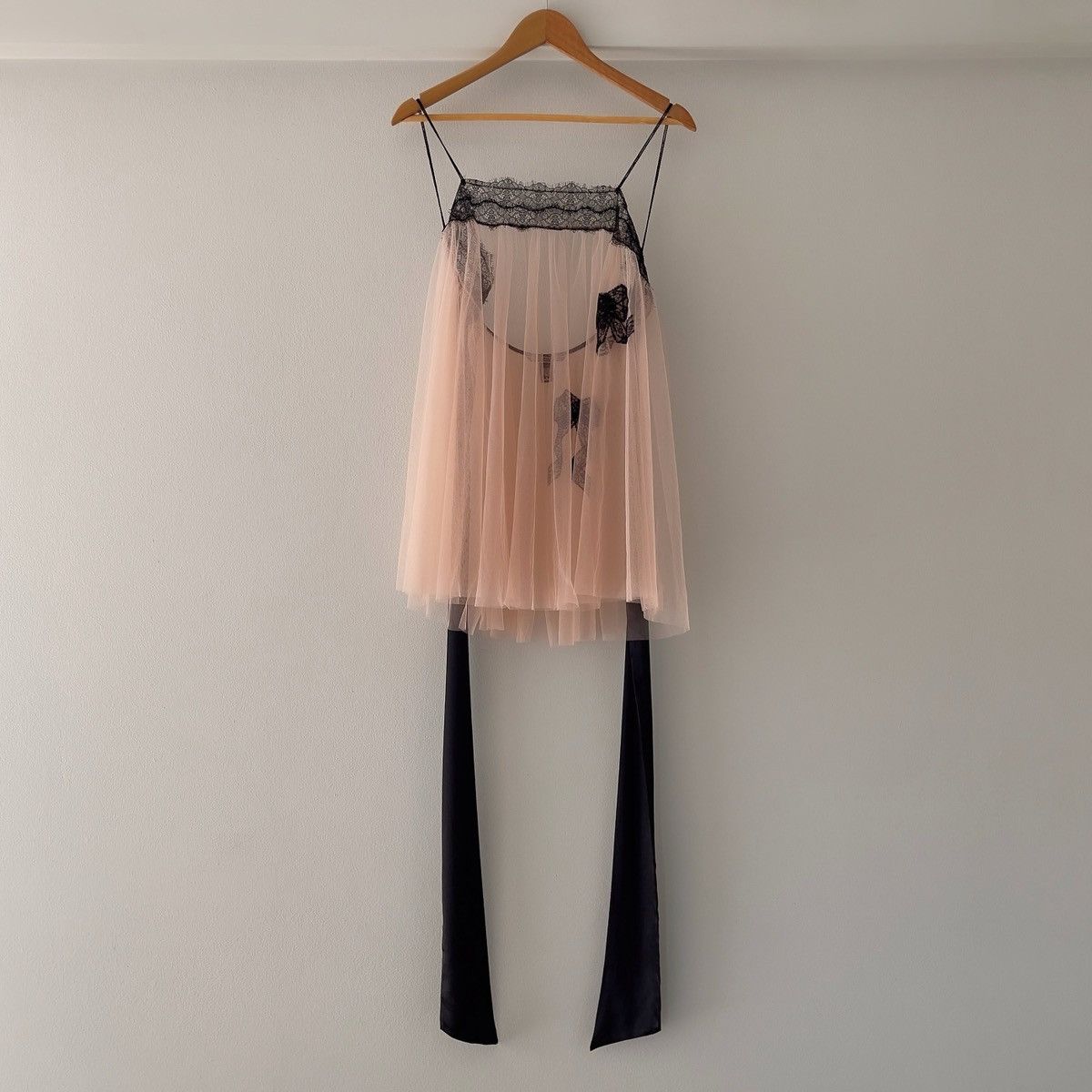 Victoria's Secret Romantic Dusty Pink Mesh & Black Lace Sheer Mini Dress/XS-M Size M / US 6-8 / IT 42-44 - 12 Thumbnail