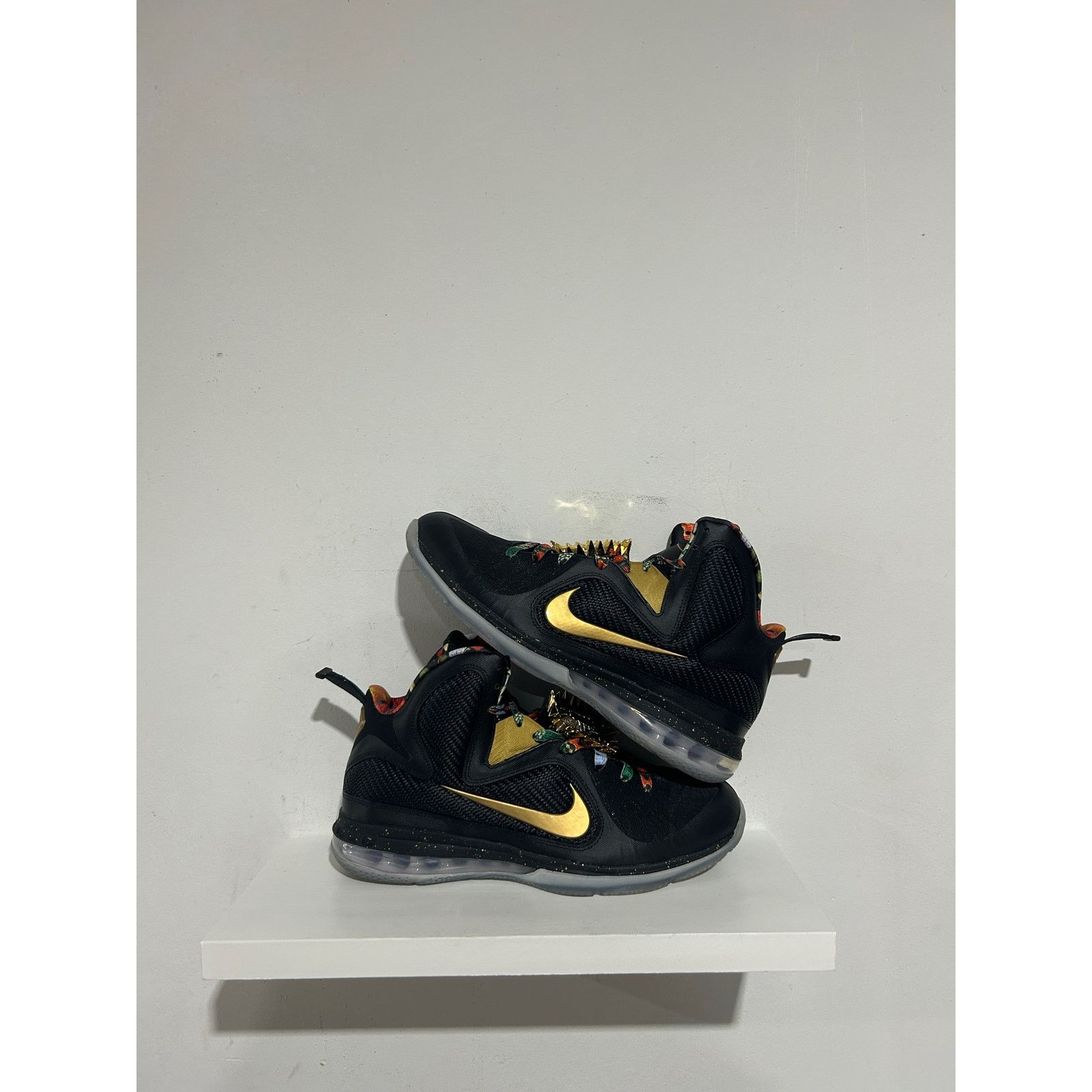 Nike LEBRON 9 WATCH THE THRONE 2022 SIZE 11.5 Size US 11.5 / EU 44-45 - 5 Thumbnail