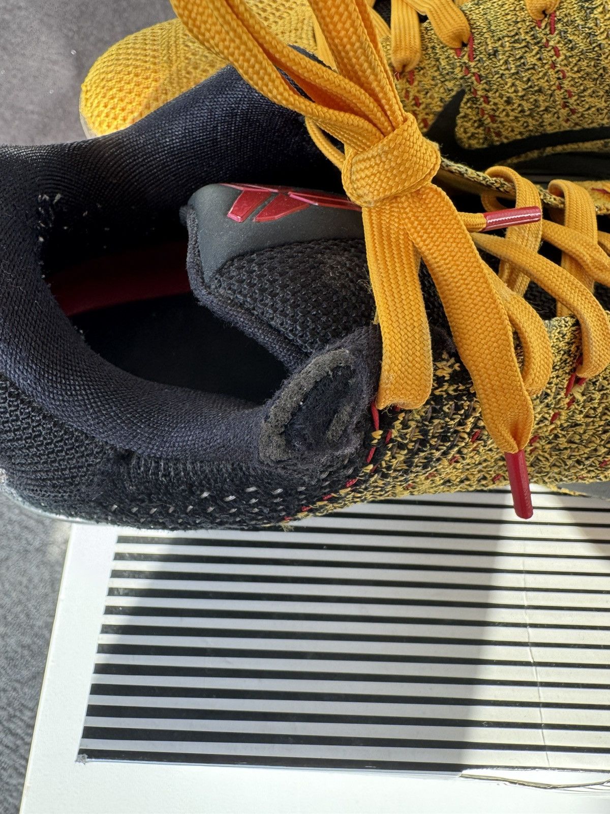 Nike Nike Kobe XI Elite Low Bruce Lee Yellow Basketball Shoes Size US 10 / EU 43 - 6 Thumbnail
