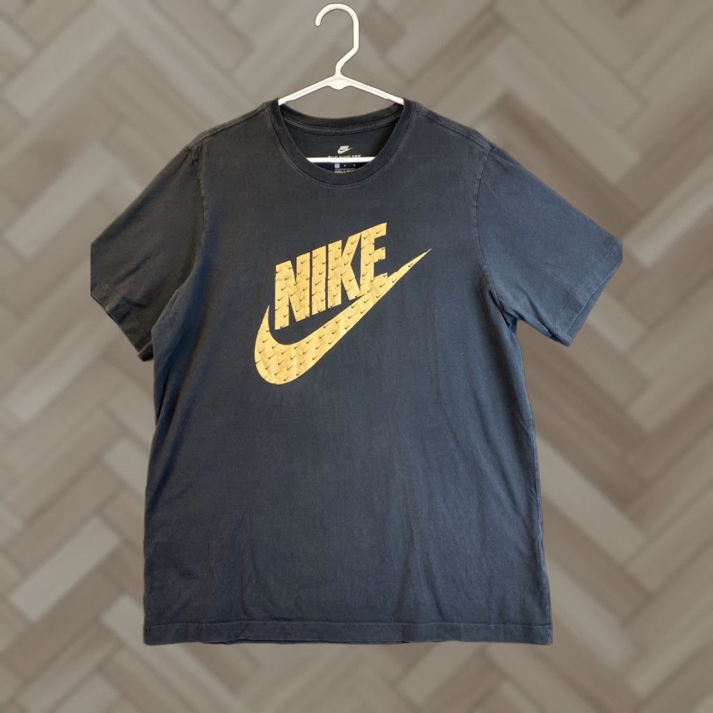 Nike Nike Shirt Mens L Black Crew Neck Short Sleeve Athletic Graphic Tee Cotton Logo All Seasons 32-64 Mens Size US L / EU 52-54 / 3 - 1 Thumbnail