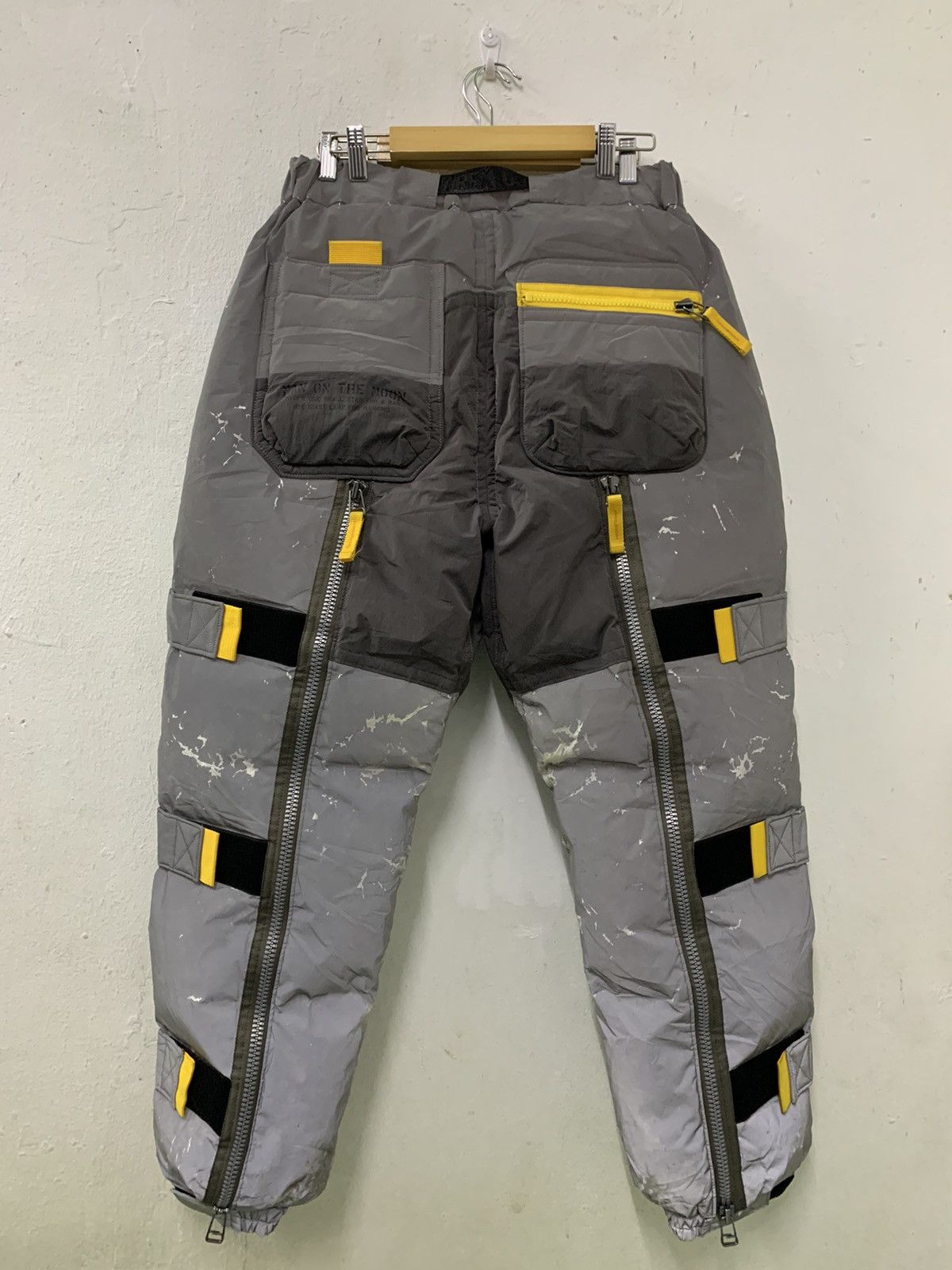 Apollo Avirex Hangar Apollo 11 Puffer Pants Distressed Reflective Size US 34 / EU 50 - 8 Thumbnail