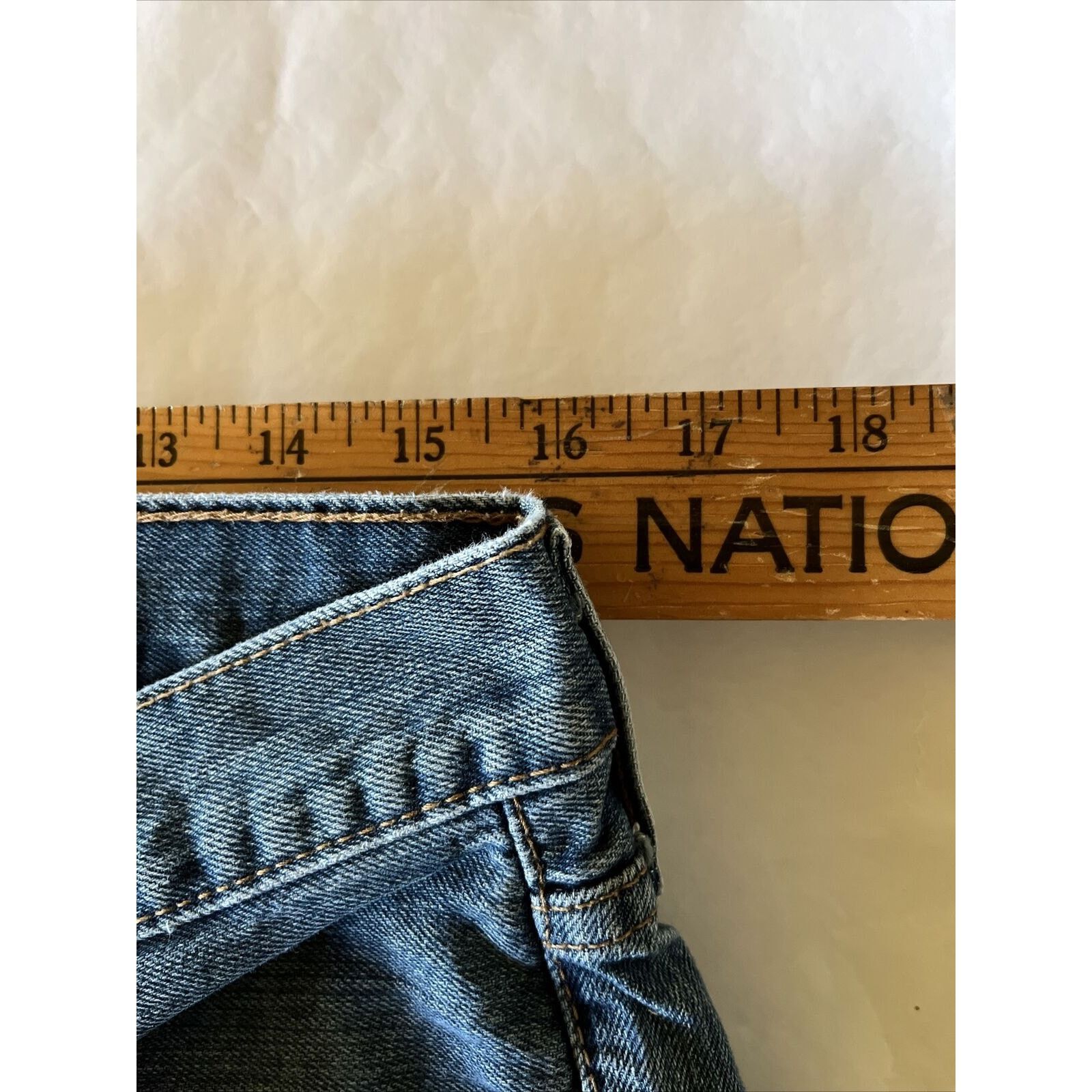 Levi's Levi's 559 Jeans Men 33x32 Blue Medium Wash Cotton Denim Y2K Size US 32 / EU 48 - 4 Thumbnail