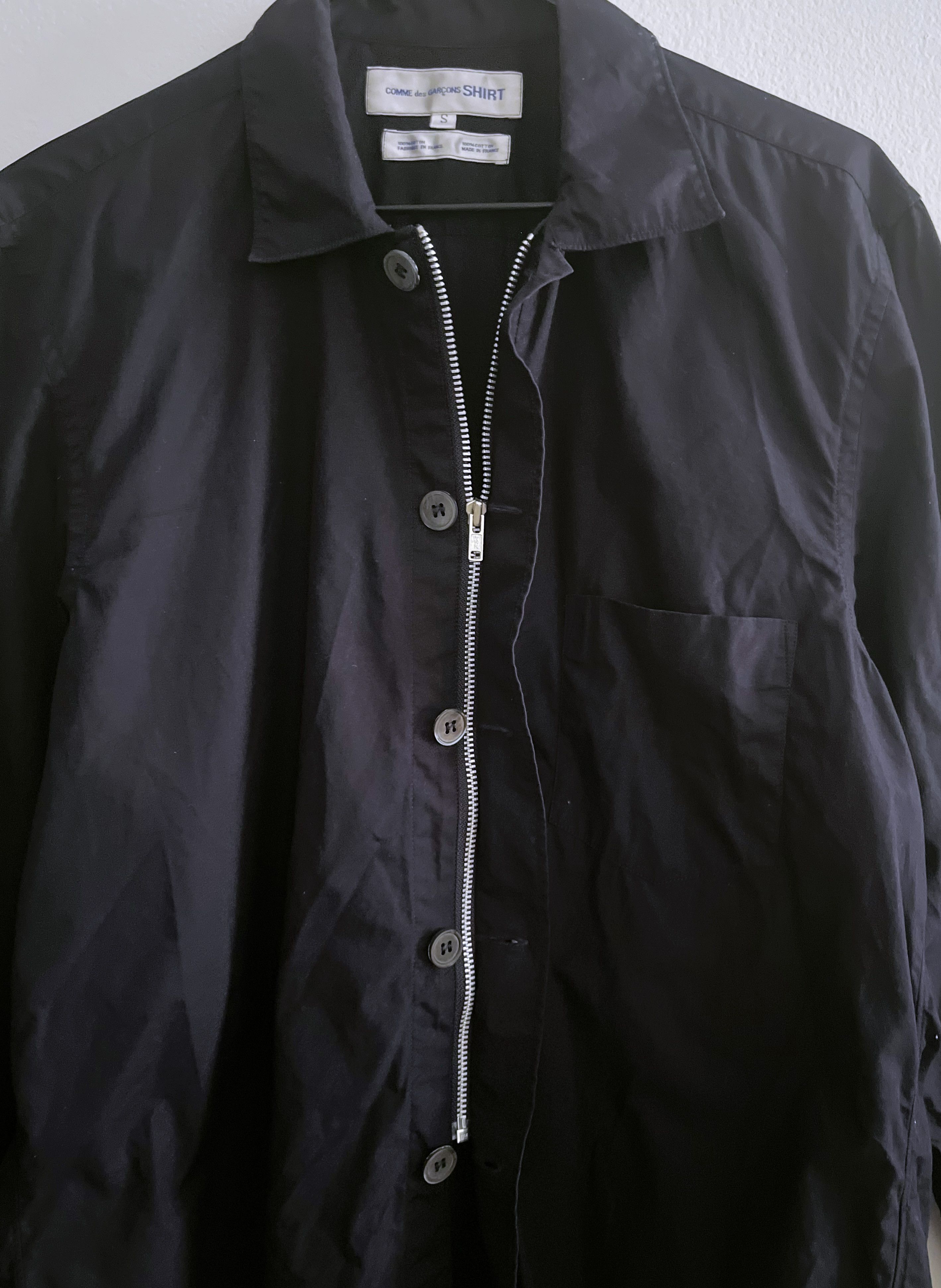 zip up/ button up shirt