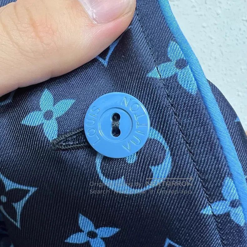 Louis Vuitton Louis Vuitton Full-print presbyopic mulberry silk long-sle Size XXS / US 00 / IT 34 - 5 Thumbnail