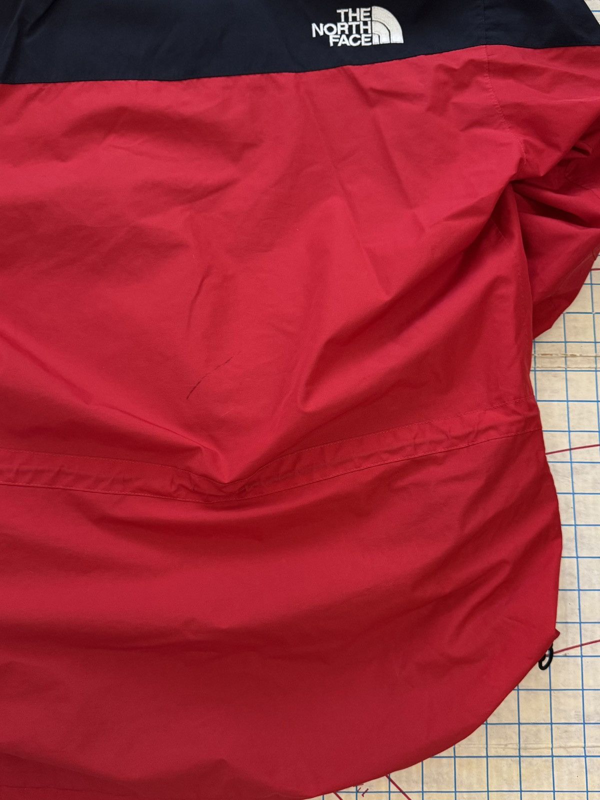 The North Face Vintage The North Face Hydroseal Jacket Black and Red Size L Size US L / EU 52-54 / 3 - 18 Thumbnail
