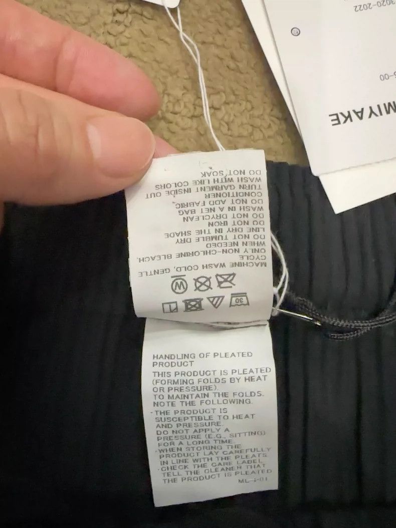Issey Miyake Issey Miyake size:one size Black pleated pants Size 25" / US 0 / IT 36 - 4 Thumbnail