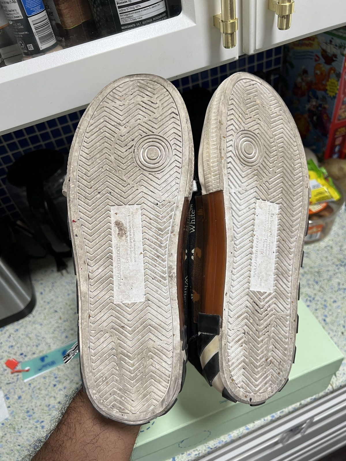 Off-White OFF White Low Vulcanized Sneaker Size US 11 / EU 44 - 3 Thumbnail