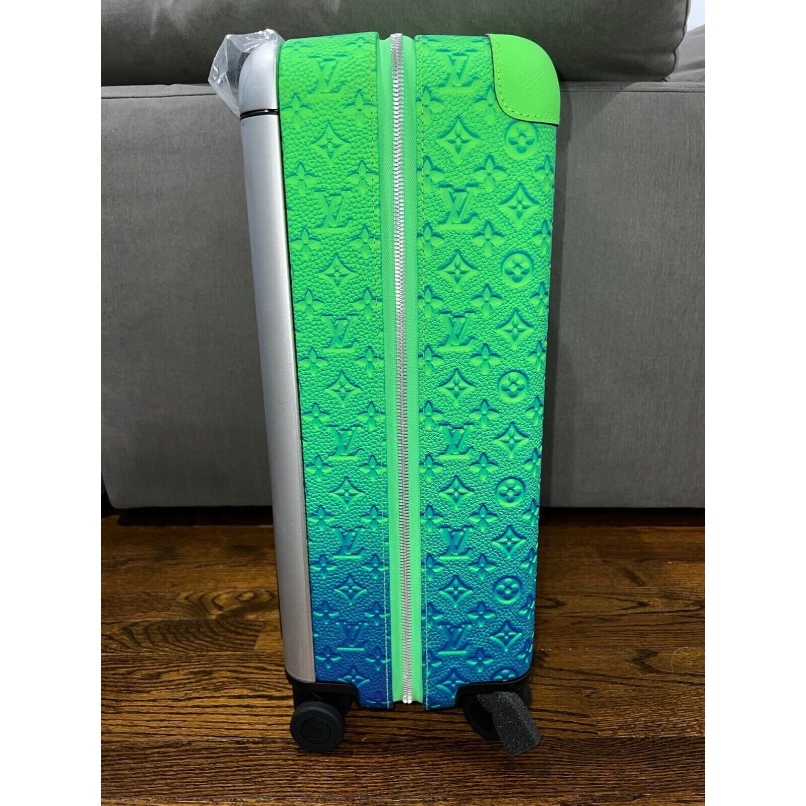 Louis Vuitton Louis Vuitton Horizon Cabin Rolling Luggage Travel Bag Size ONE SIZE - 5 Thumbnail
