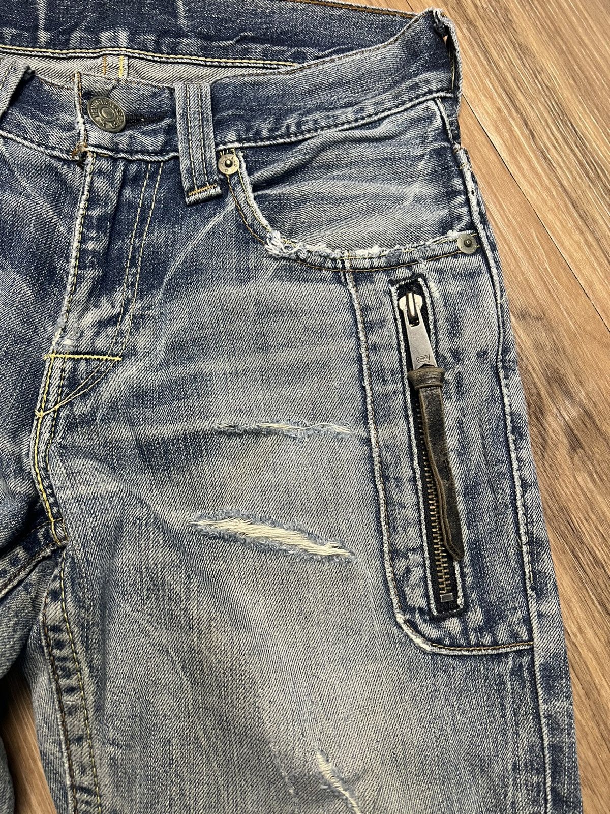 Levi's Levi’s 502 Custom Ripped Jeans (43) Size US 30 / EU 46 - 4 Thumbnail