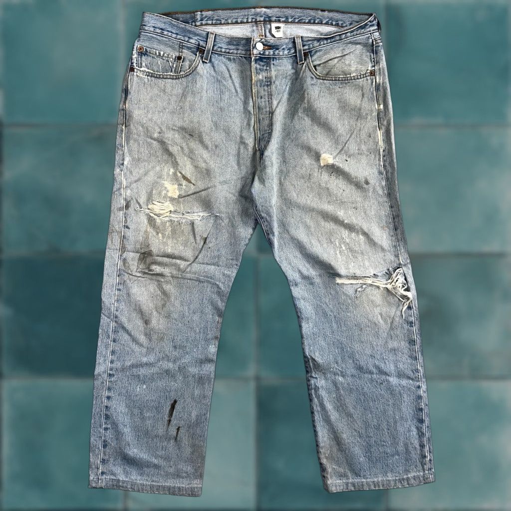 Levi's VINTAGE Levi's 501 Jeans Mens 40x30 Straight Leg Blue Light Wash 90s Denim Size US 40 / EU 56 - 1 Thumbnail
