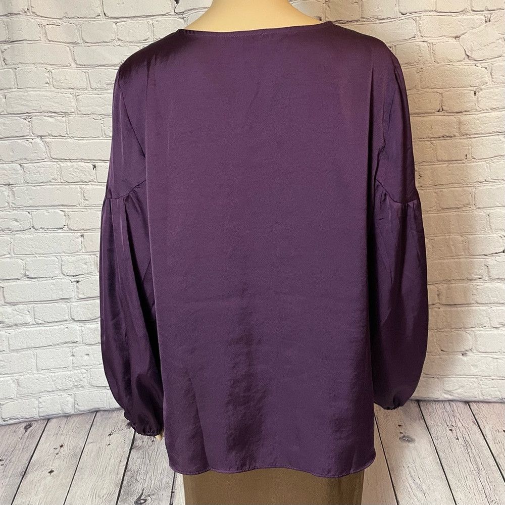 Vince Camuto Vince Camuto V-Neck Satin Purple Puff Sleeve Blouse Size L Size L / US 10 / IT 46 - 4 Thumbnail