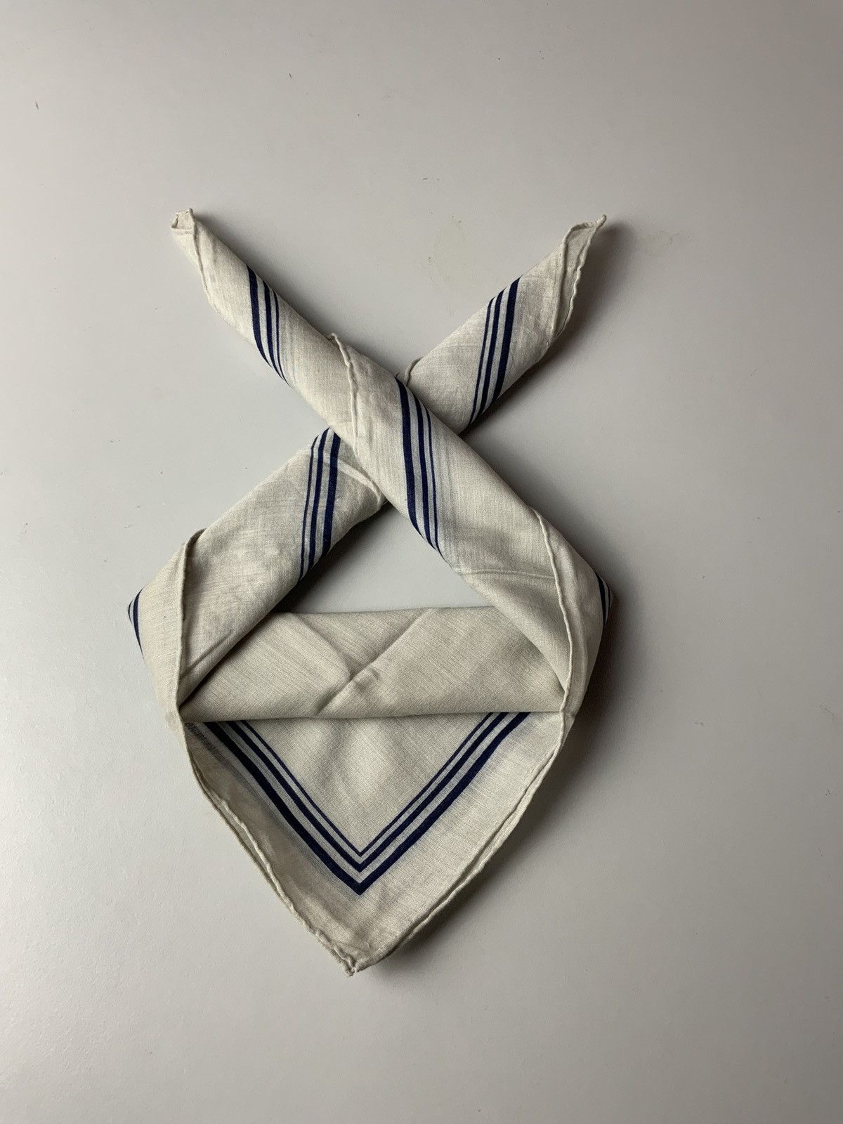 Vintage Vintage YSL Yves Saint Laurent Plain Small Logo Handkerchief Size ONE SIZE - 2 Thumbnail