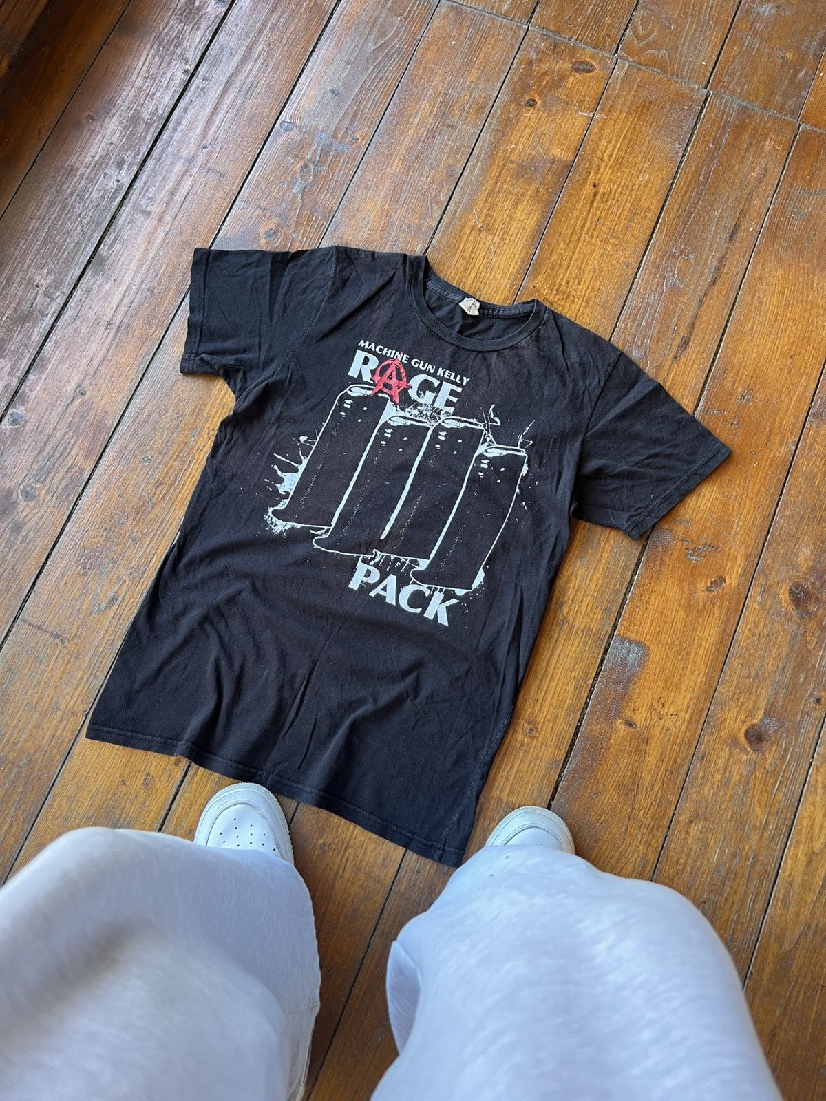 Band Tees VINTAGE MACHINE GUN KELLLY RAGE PACK BAND GRAPHIC T SHIRT Size US M / EU 48-50 / 2 - 1 Thumbnail
