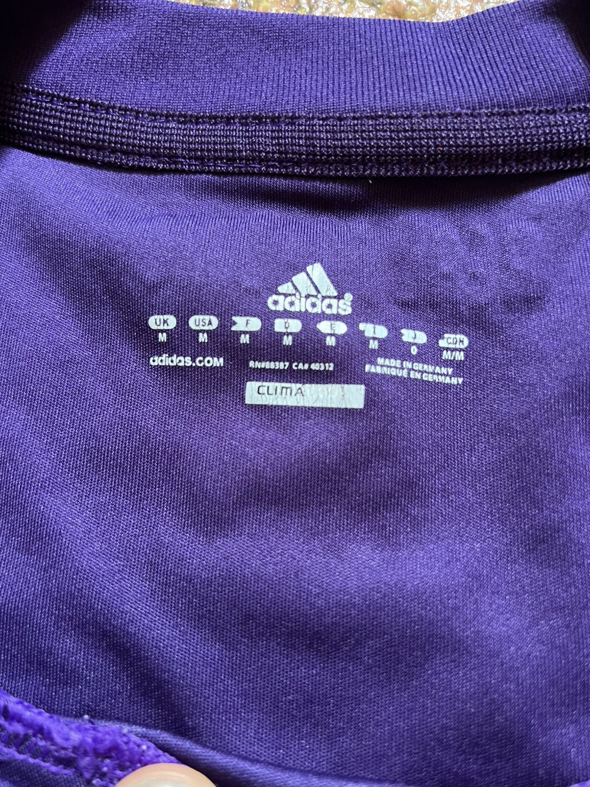 Adidas Adidas Real Madrid Third 2010 2011 Purple Jersey Size US M / EU 48-50 / 2 - 6 Thumbnail
