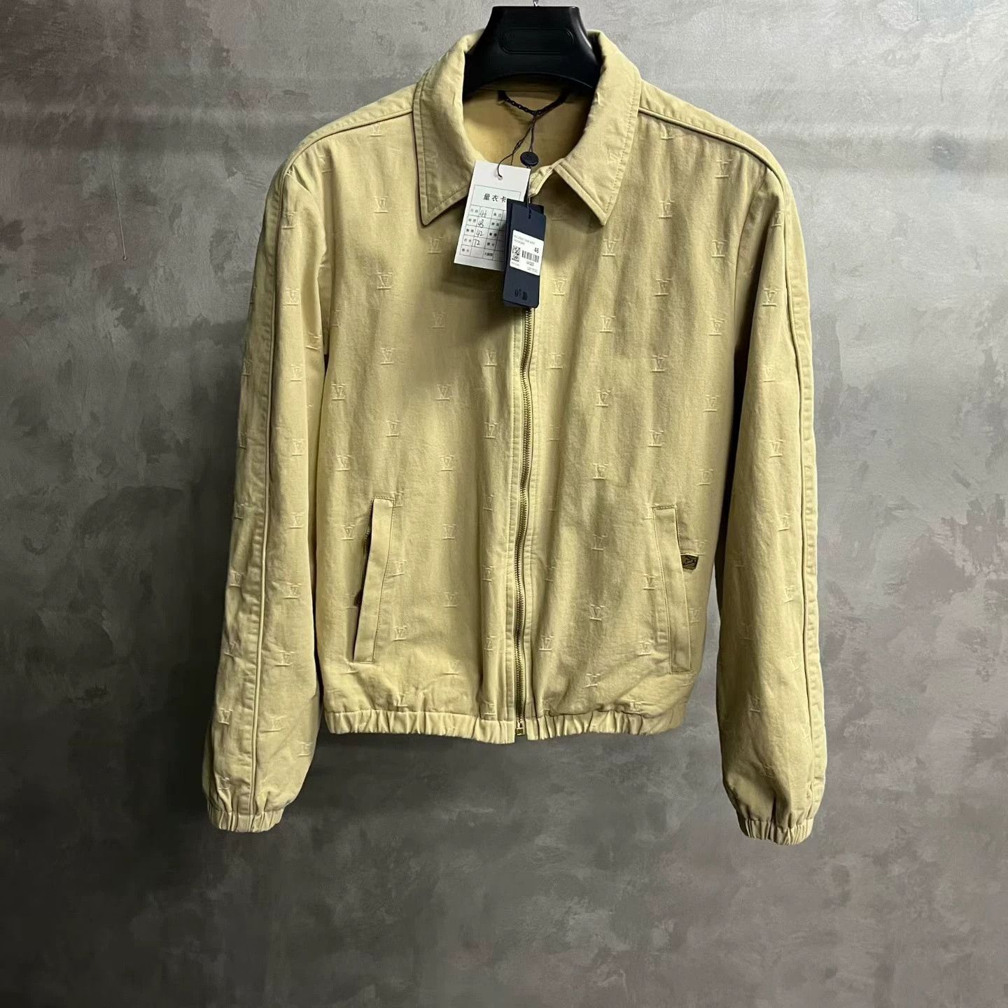 Louis Vuitton Louis Vuitton Beige Logo Zip Jacket Size US S / EU 44-46 / 1 - 1 Thumbnail