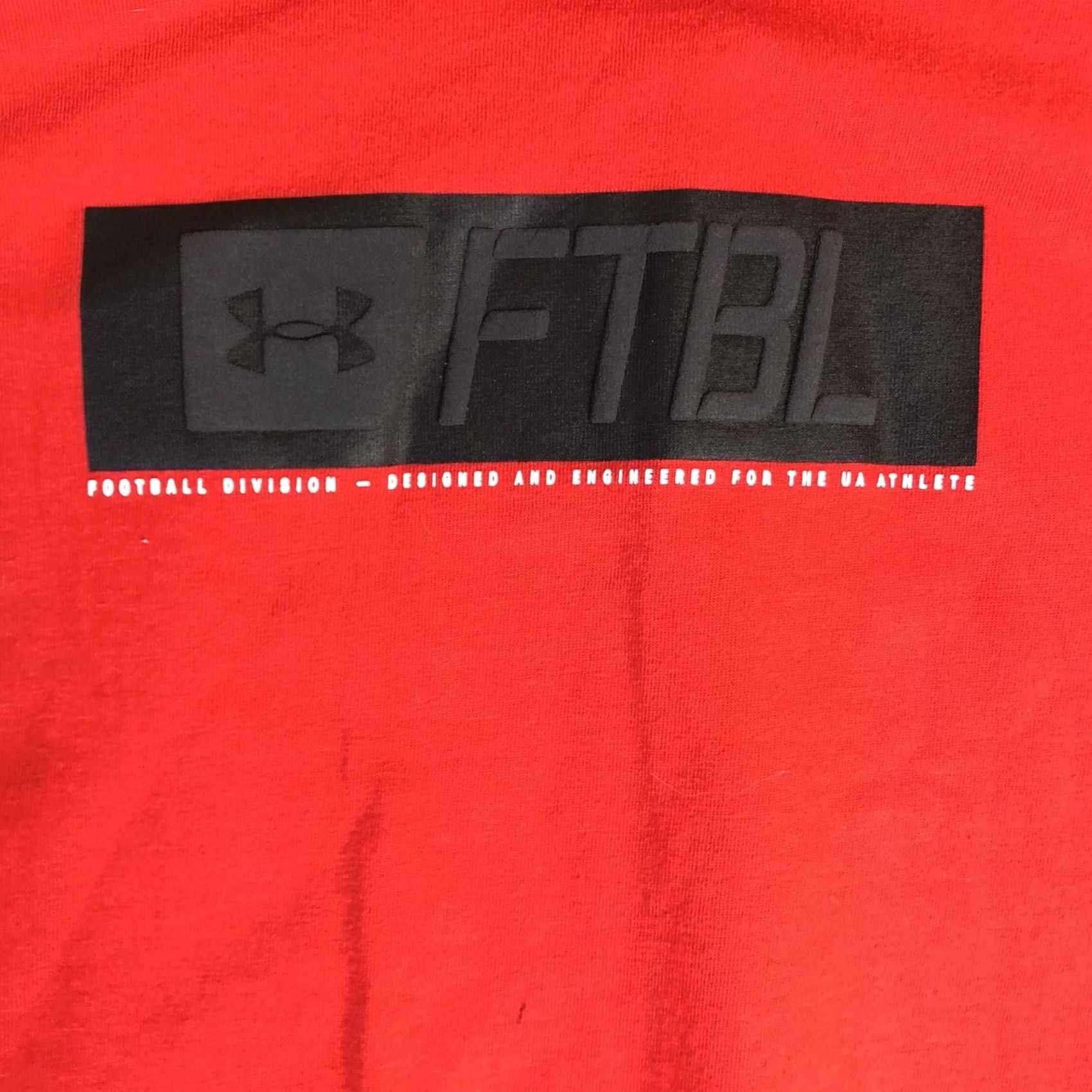 Under Armour Under Armour FTBL Red Graphic Print T-Shirt Mens XL C102 Size XL Red Graphic Print Logo Short Sleeve Round Neck Size US XL / EU 56 / 4 - 4 Thumbnail