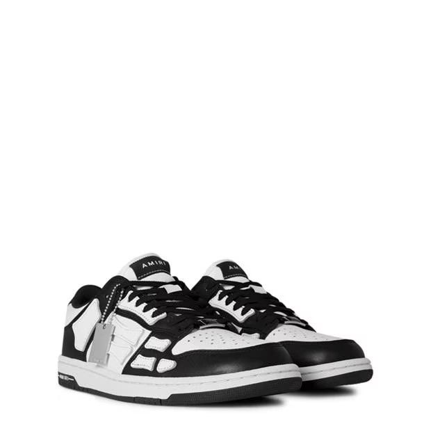 o1g2r1mq0324 Low Top Trainers in Black & White