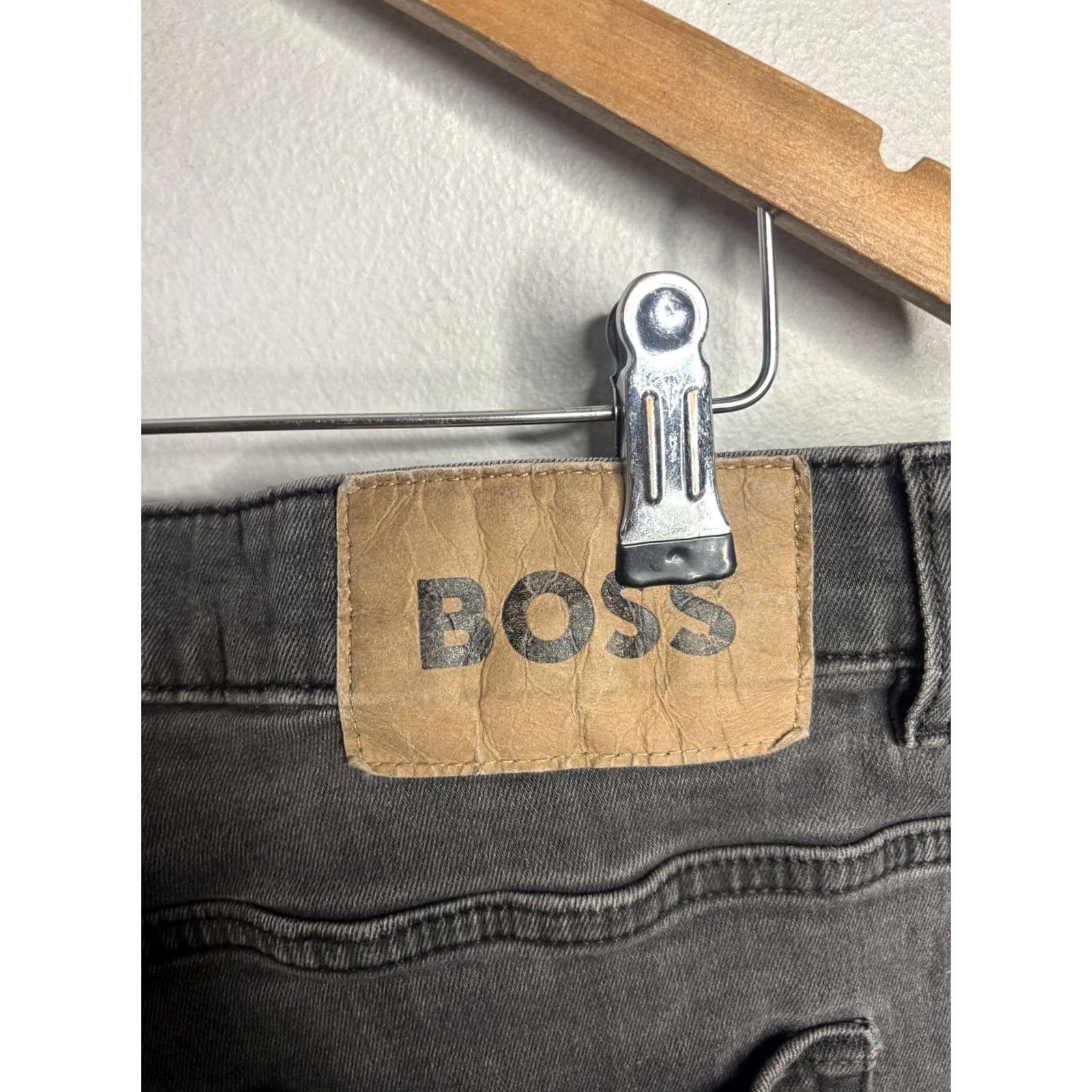 Hugo Boss HUGO BOSS Jeans Mens 34x30 Black Wash Slim Tapered Denim Casual Pants Boss Size US 34 / EU 50 - 4 Thumbnail