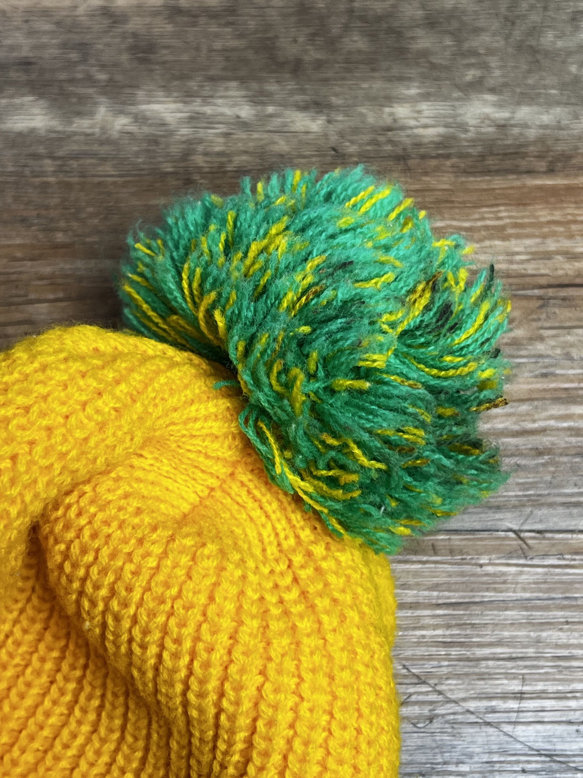 Vintage Vintage Yellow and Green Knit Beanie with Pom Pom Size ONE SIZE - 9 Thumbnail
