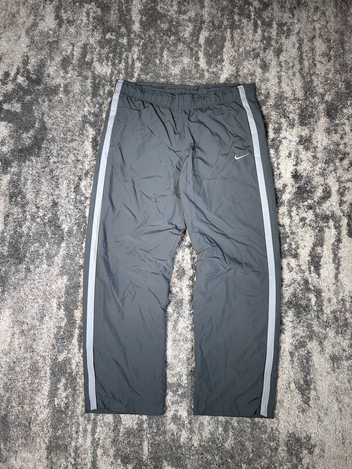 Nike × Vintage Nike vintage baggy nylon track pants y2k / l size Size US 34 / EU 50 - 2 Thumbnail