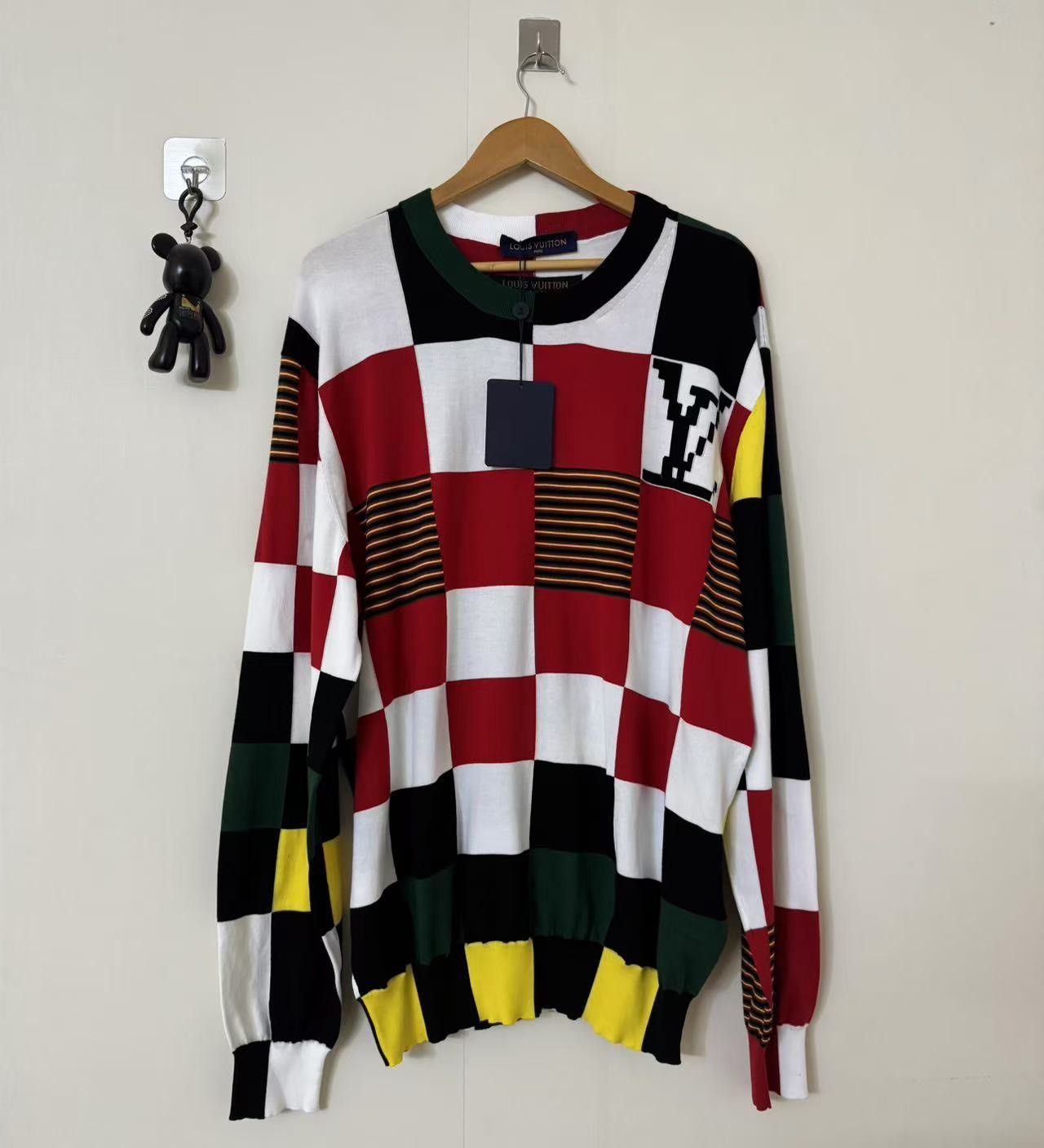 Louis Vuitton Louis Vuitton Colored checkerboard patchwork sweater size 4 Size US XXL / EU 58 / 5 - 1 Thumbnail