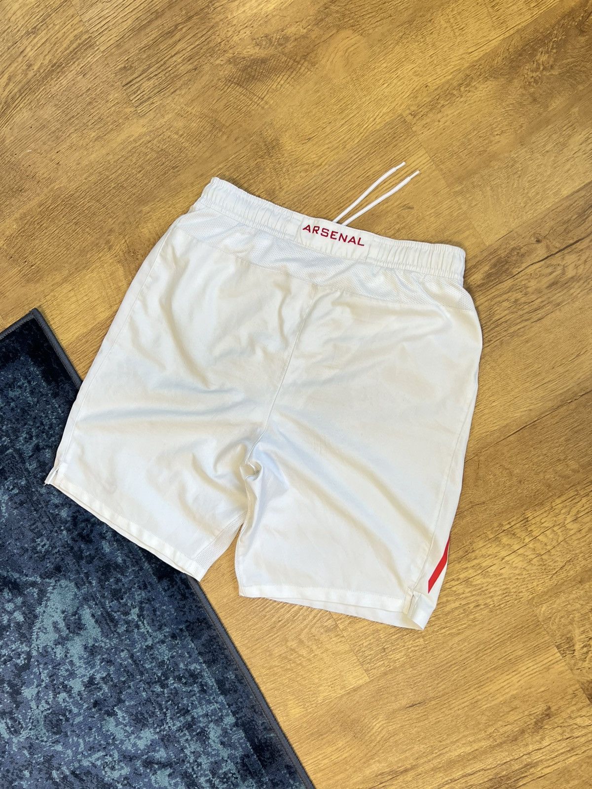 Nike Arsenal football Arsenal 5 white jersey shorts y2k Bloke ! Size US 30 / EU 46 - 4 Thumbnail