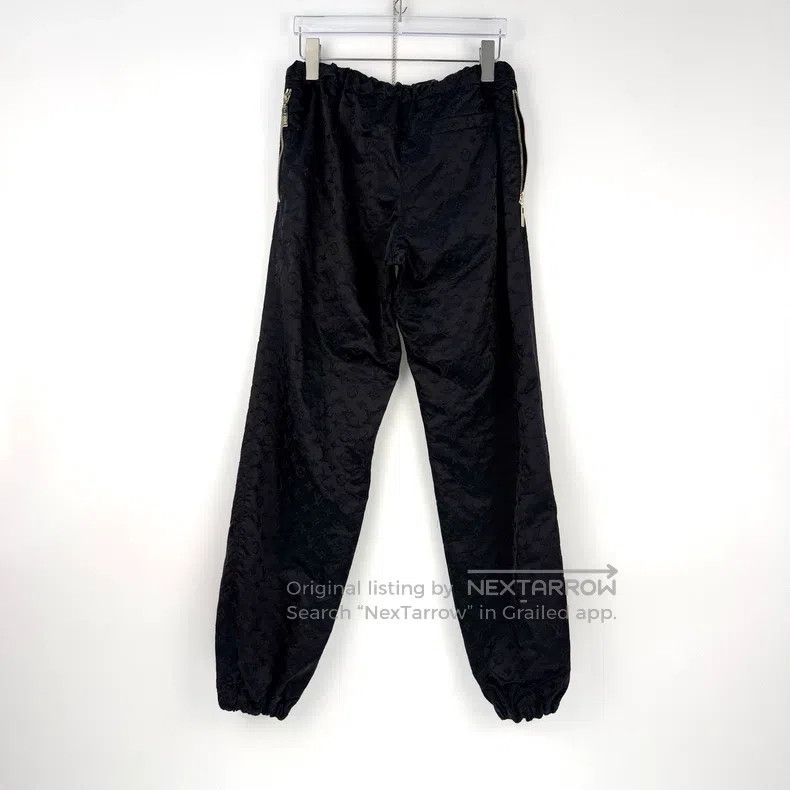 Louis Vuitton Louis Vuitton Black full logo nylon pants Size US 34 / EU 50 - 4 Thumbnail