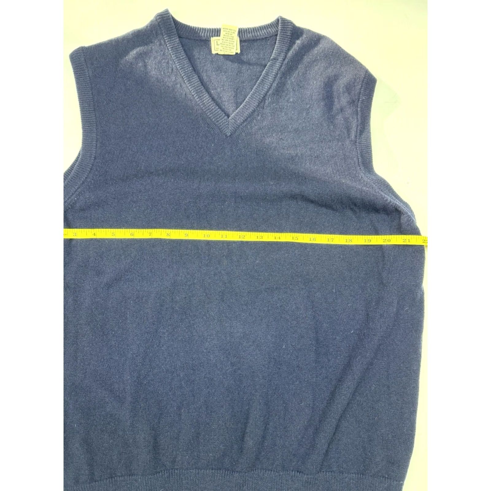 Vintage LL Bean Men's Lambswool V-Neck Pullover Sweater Vest Navy Blue Size XL Size US XL / EU 56 / 4 - 4 Thumbnail