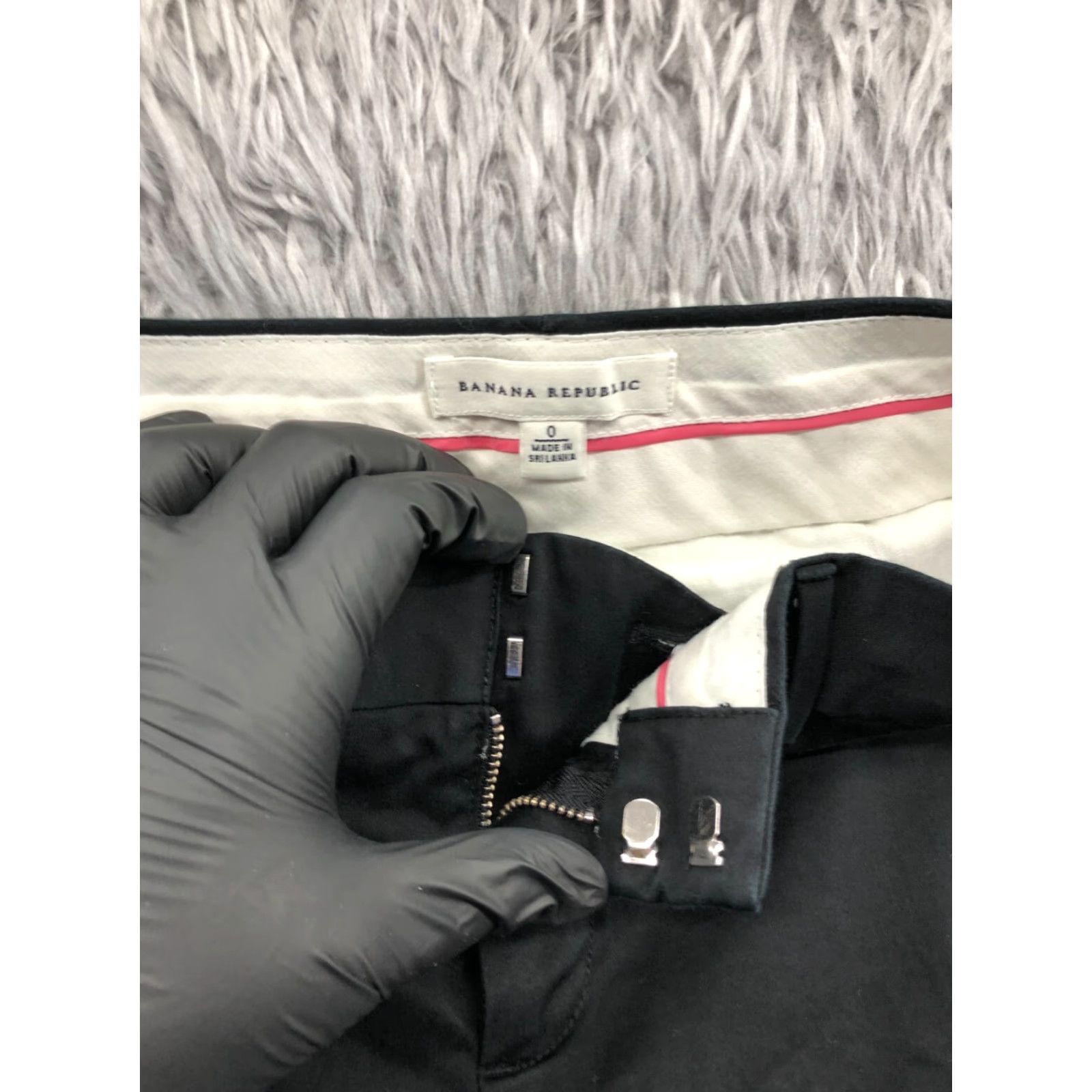 Banana Republic Banana Republic Chino Shorts Womens Size 0 Mid Rise Dark Wash Black Hook Eye Size 25" / US 0 / IT 36 - 7 Thumbnail