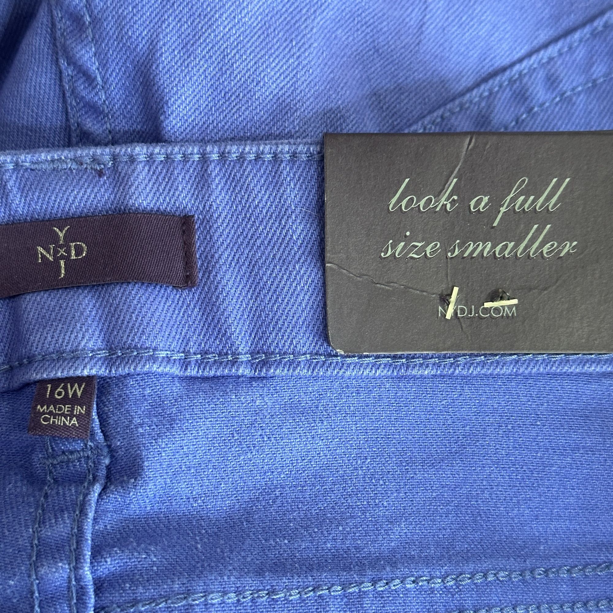 NYDJ NYDJ Women's Cotton Blue Studded Capri Jeans Size 16W Blue Size 38" / US 16 / IT 52 - 3 Thumbnail