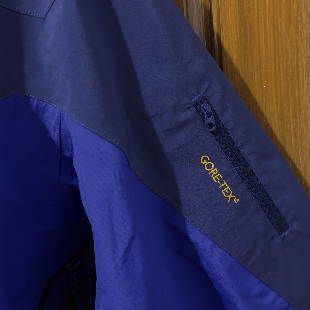 Arc'teryx 90’s Arc’teryx Theta AR Too Blue 24K Gold Gore-Tex Jacket Size US S / EU 44-46 / 1 - 13 Thumbnail
