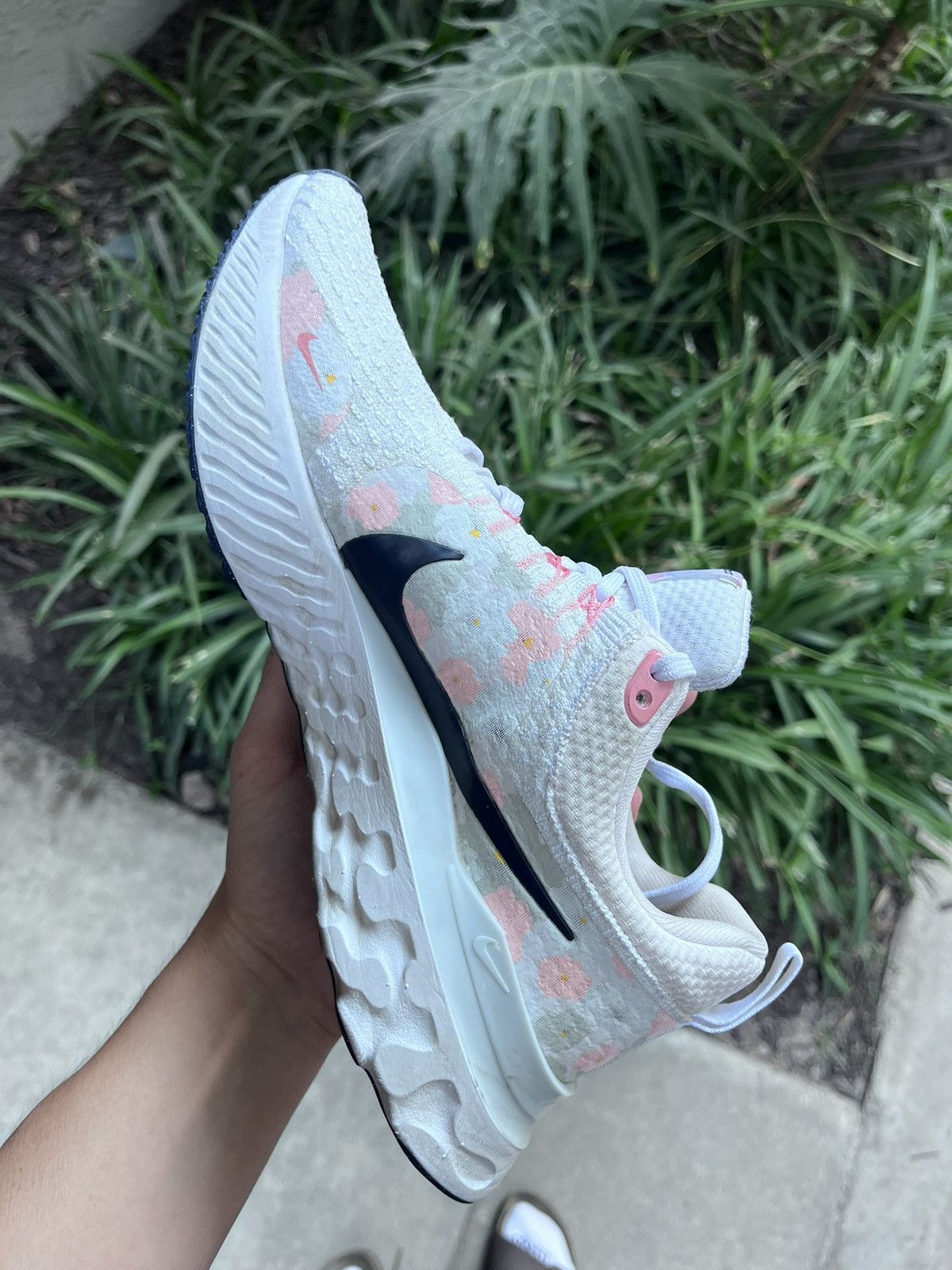 Nike Nike React Infinity 3 Premium Floral Watercolor Size US 9.5 / IT 39.5 - 6 Thumbnail