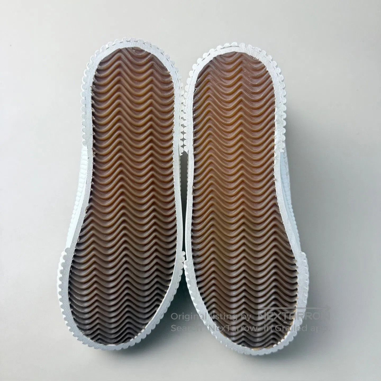 Loewe Loewe Logo Print High-Top Casual Shoes. Size US 4 / IT 34 - 6 Thumbnail