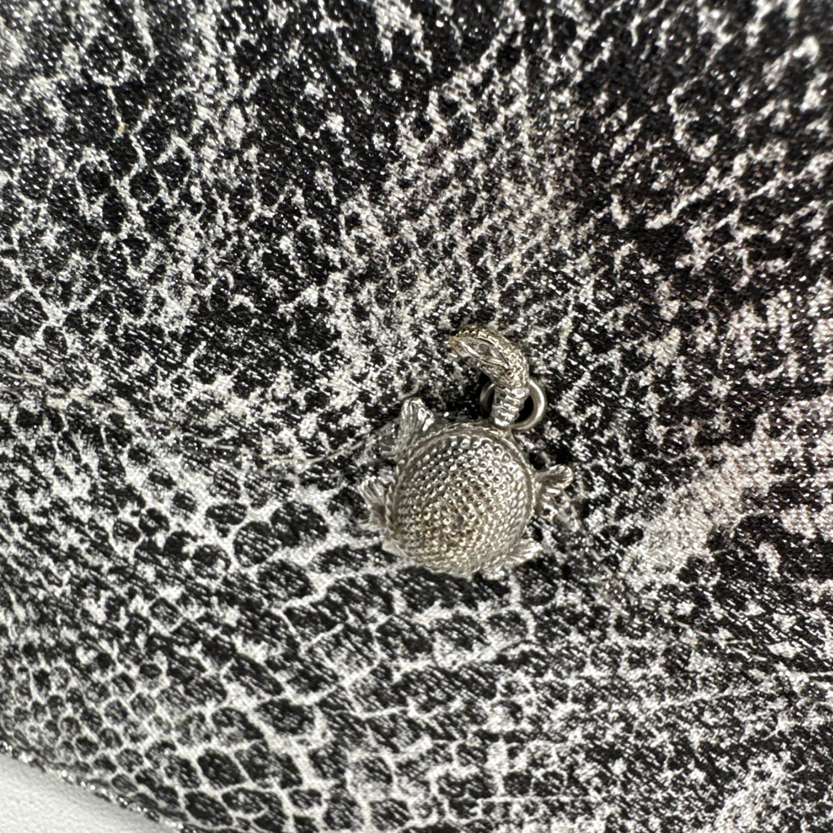 Vintage VINTAGE May Shoe Co Charleston WV Clutch Purse Bag Silver Snakeskin Purse Snakeskin Size ONE SIZE - 5 Thumbnail