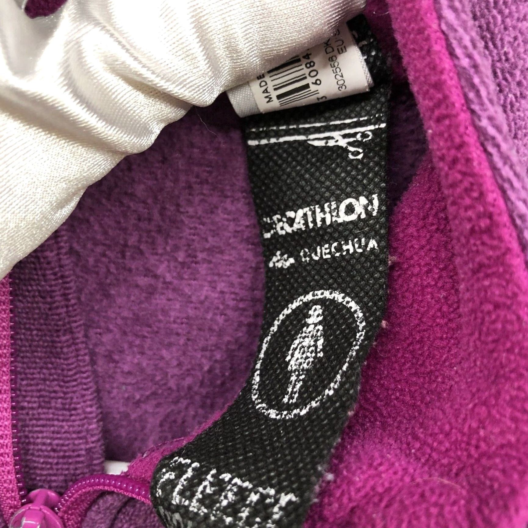 Vintage DECATHLON Quechua Fleece Jacket Womens XS Full Zip Lightweight Purple Pink Jacket Womens XS Purple Pink Outdoor Winter Fall Casual Travel Size XS / US 0-2 / IT 36-38 - 6 Thumbnail