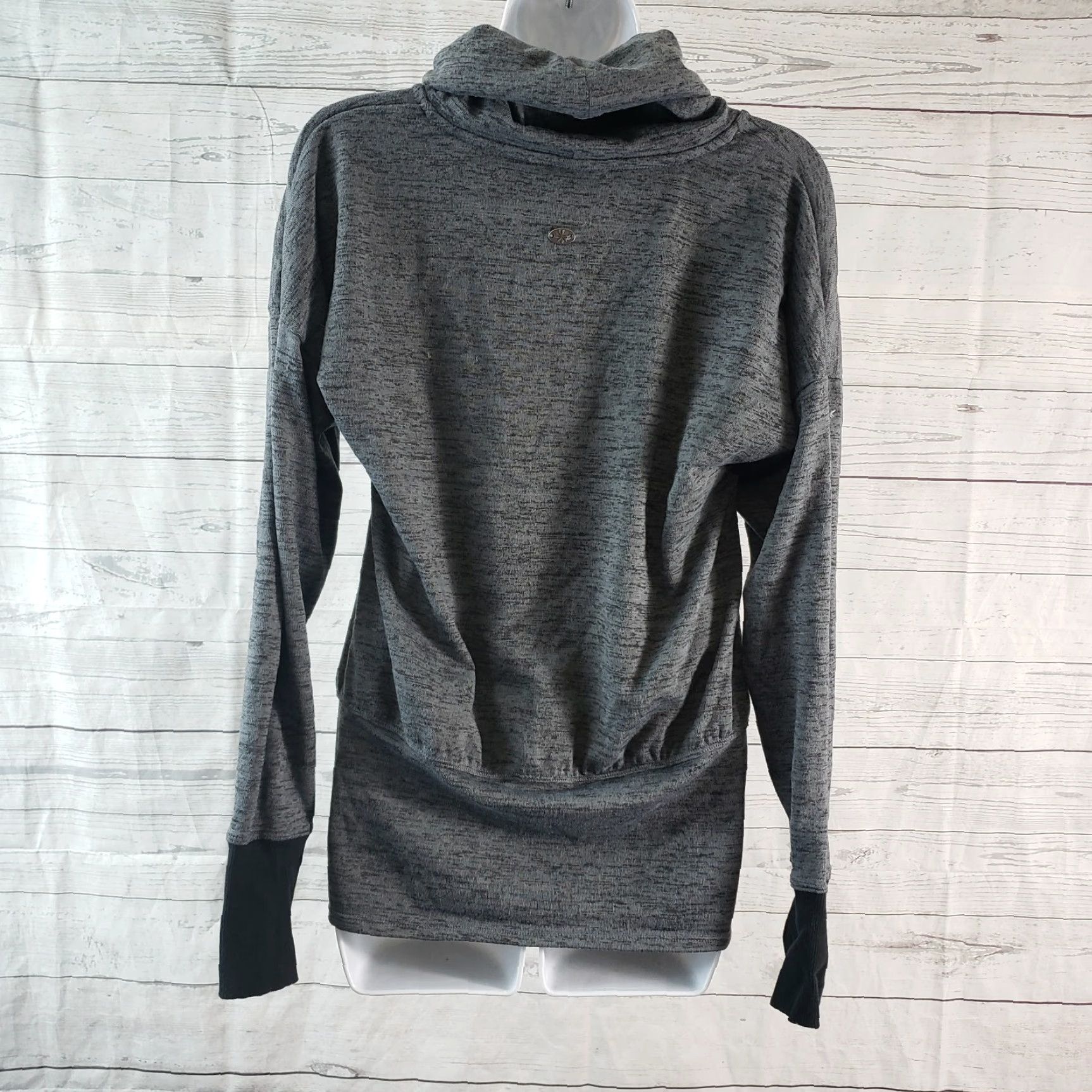 Athleta Athleta Womens Cowl Neck Pullover XS Gray Long Sleeve SweatshirtPullover Regular Womens XS Gray Athleta Cowl Neck Pullover Long Sleeve Sweatshirt Size XS / US 0-2 / IT 36-38 - 4 Thumbnail