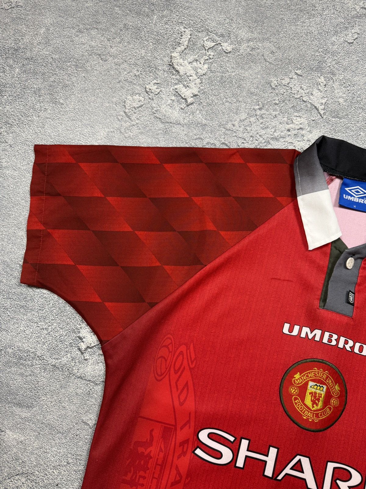 Umbro UMBRO SHARP MANCHESTER UNITED 90s JERSEY Size US M / EU 48-50 / 2 - 5 Thumbnail