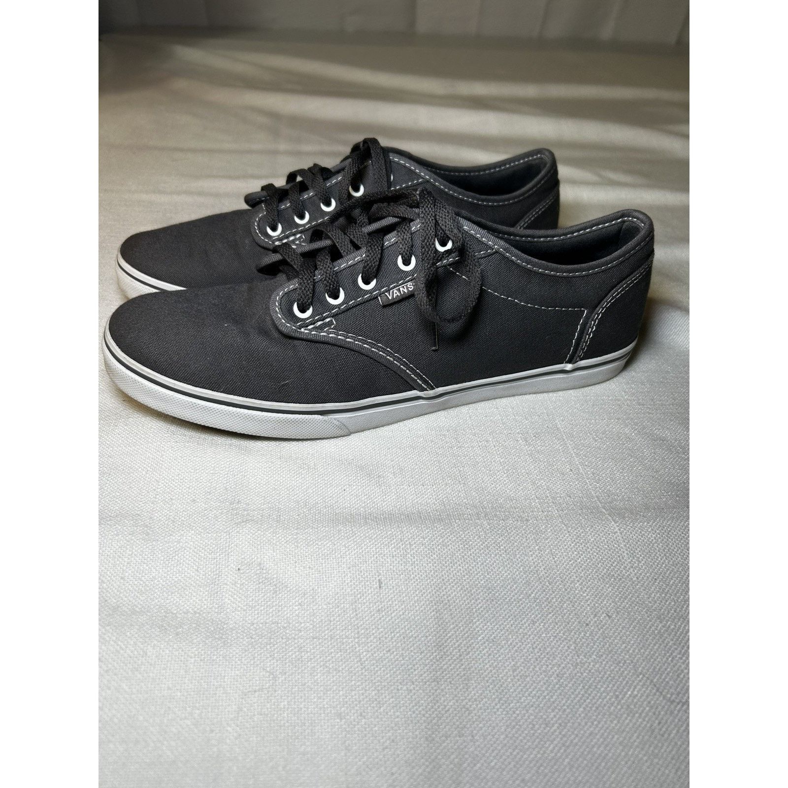 Vans Vans Women 9 Off The Wall Sneakers Gray Canvas Lace Up Round Size US 9 / IT 39 - 1 Thumbnail