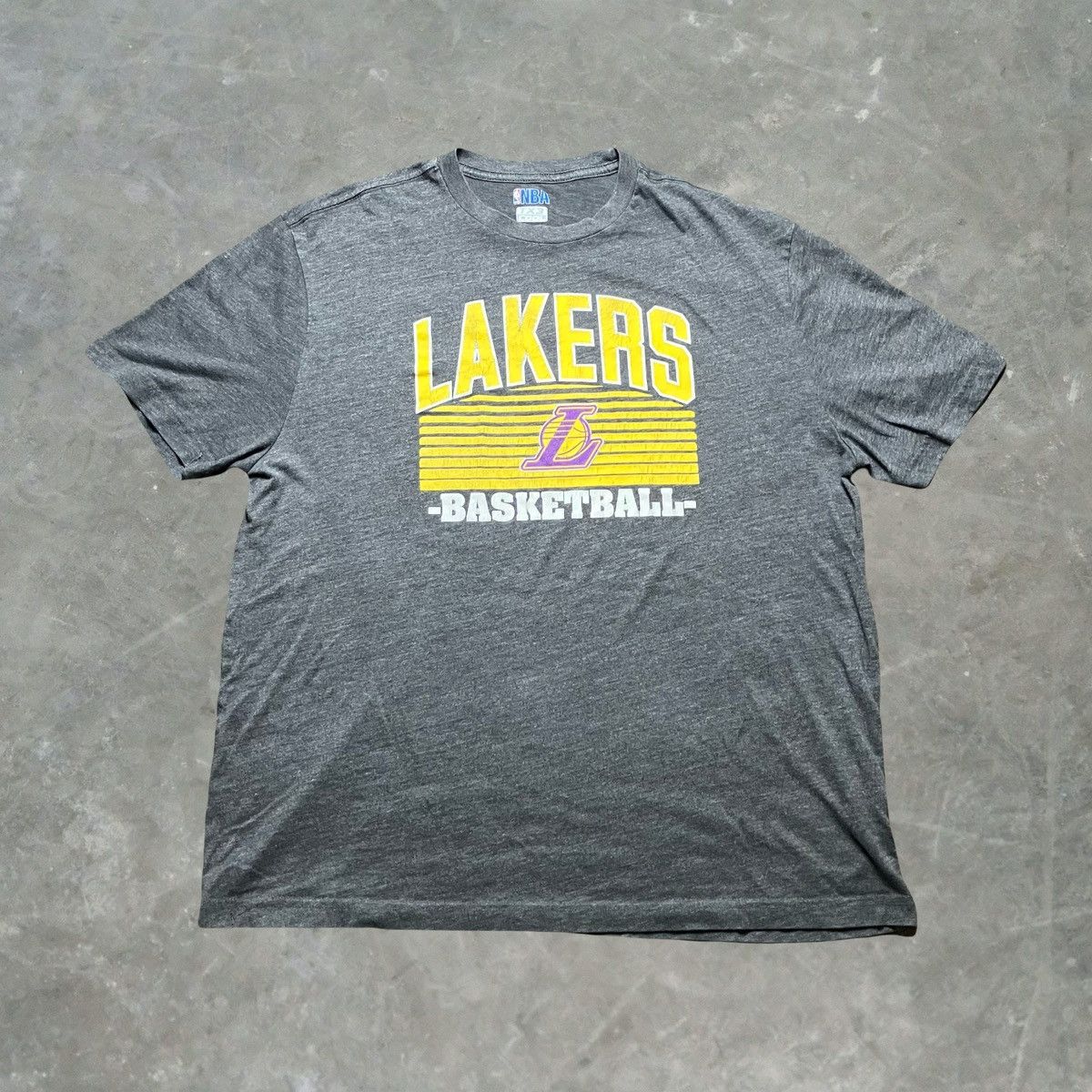 NBA Los Angeles Lakers Graphic T Shirt Size US XL / EU 56 / 4 - 2 Thumbnail