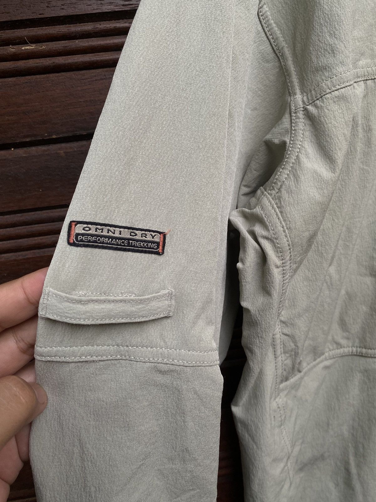 Columbia × Vintage Vintage Columbia GRT Hiking Omni Dry Button Up Shirt Size US L / EU 52-54 / 3 - 5 Thumbnail