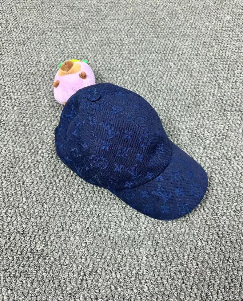 Louis Vuitton Louis Vuitton Blue old flower full print logo cap Size ONE SIZE - 2 Thumbnail