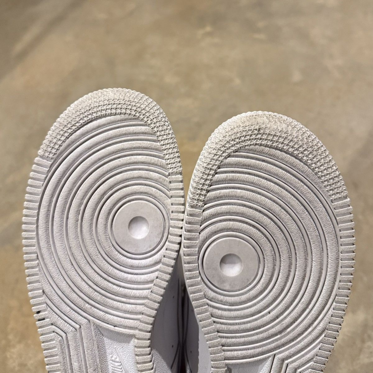 Nike Nike Air Force 1 Low Triple White US 6 2018 Size US 6 / EU 39 - 9 Thumbnail