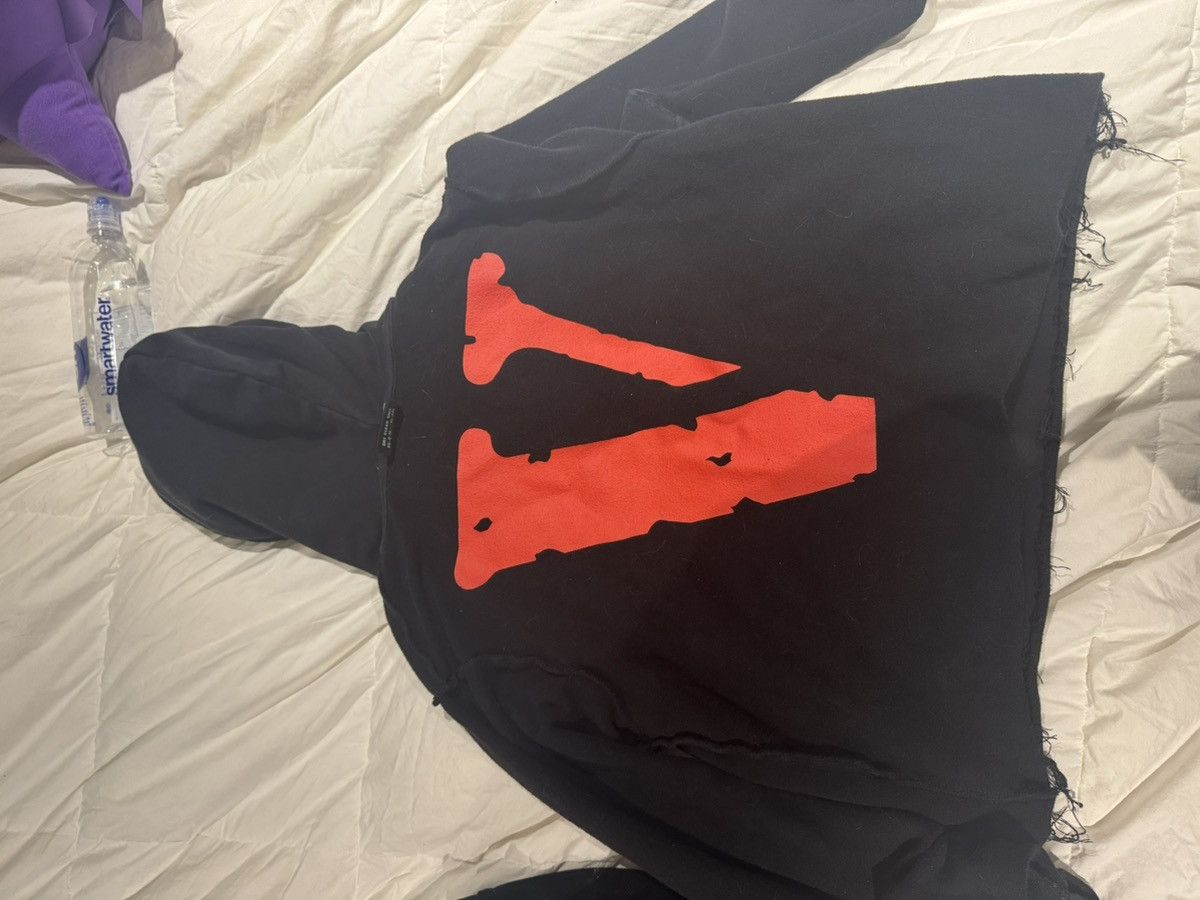 Vlone Cropped Vlone Hoodie, Reversible Size US L / EU 52-54 / 3 - 2 Thumbnail